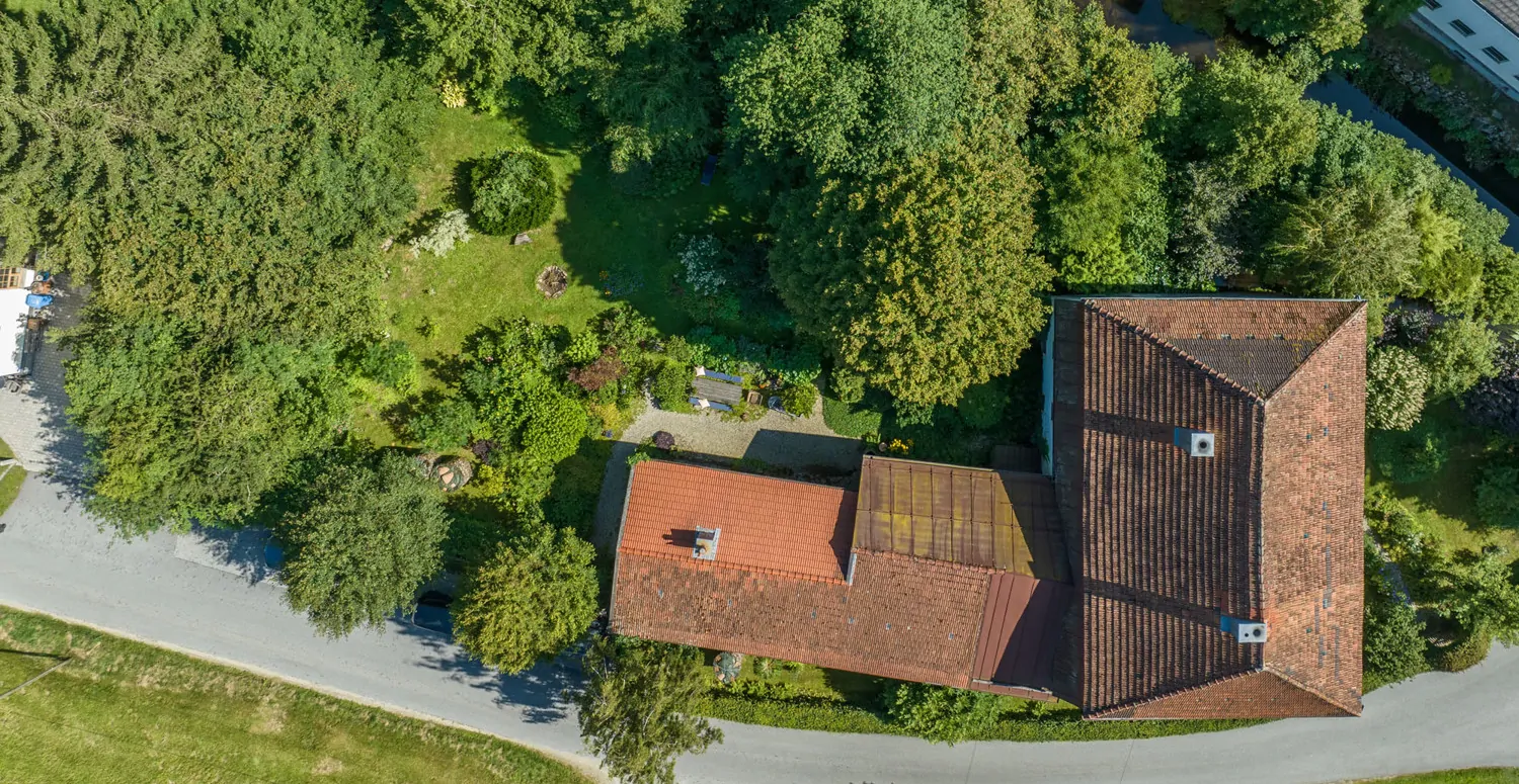 Denkmalgeschütztes Wohnhaus aus dem 18. Jahrhundert, ehemaliges Mühlengebäude in idyllischem Garten