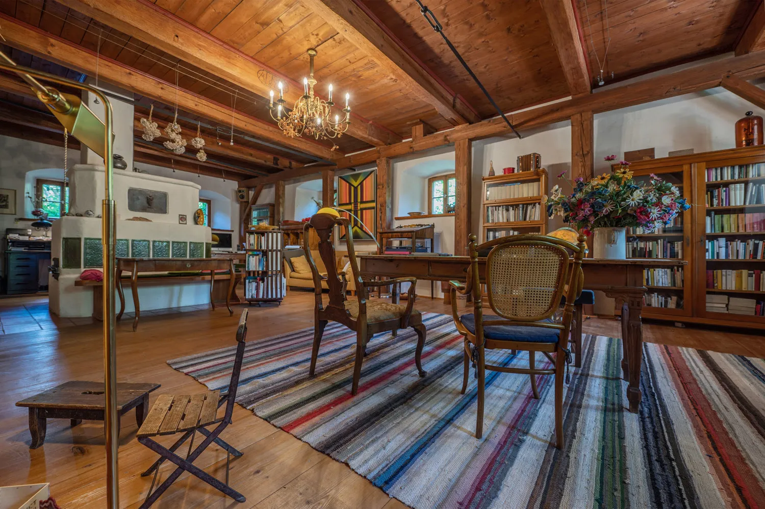 Denkmalgeschütztes Wohnhaus aus dem 18. Jahrhundert, ehemaliges Mühlengebäude in idyllischem Garten