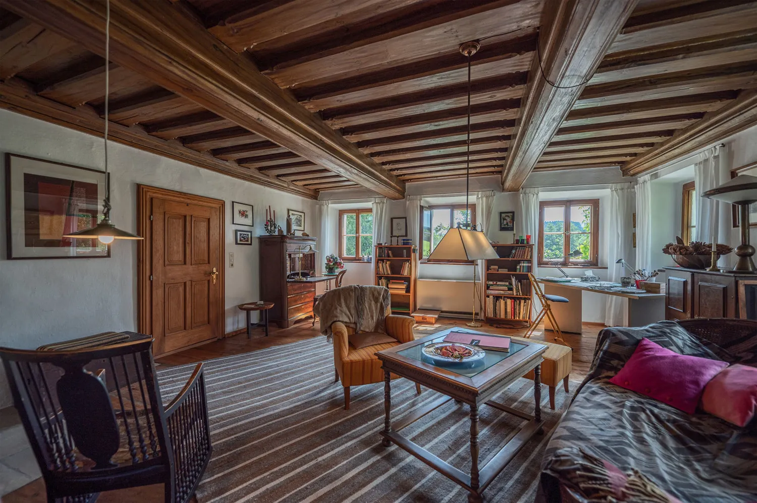 Denkmalgeschütztes Wohnhaus aus dem 18. Jahrhundert, ehemaliges Mühlengebäude in idyllischem Garten