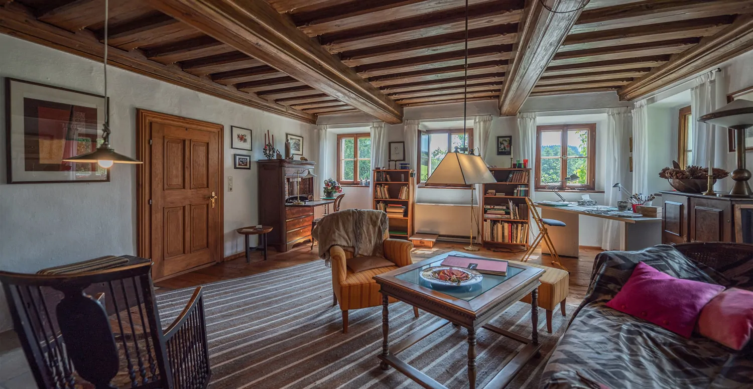 Denkmalgeschütztes Wohnhaus aus dem 18. Jahrhundert, ehemaliges Mühlengebäude in idyllischem Garten