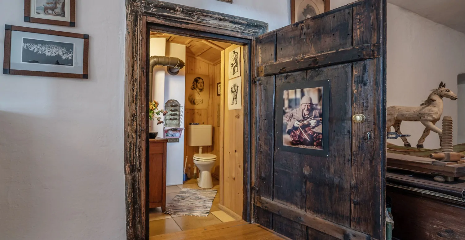 Denkmalgeschütztes Wohnhaus aus dem 18. Jahrhundert, ehemaliges Mühlengebäude in idyllischem Garten