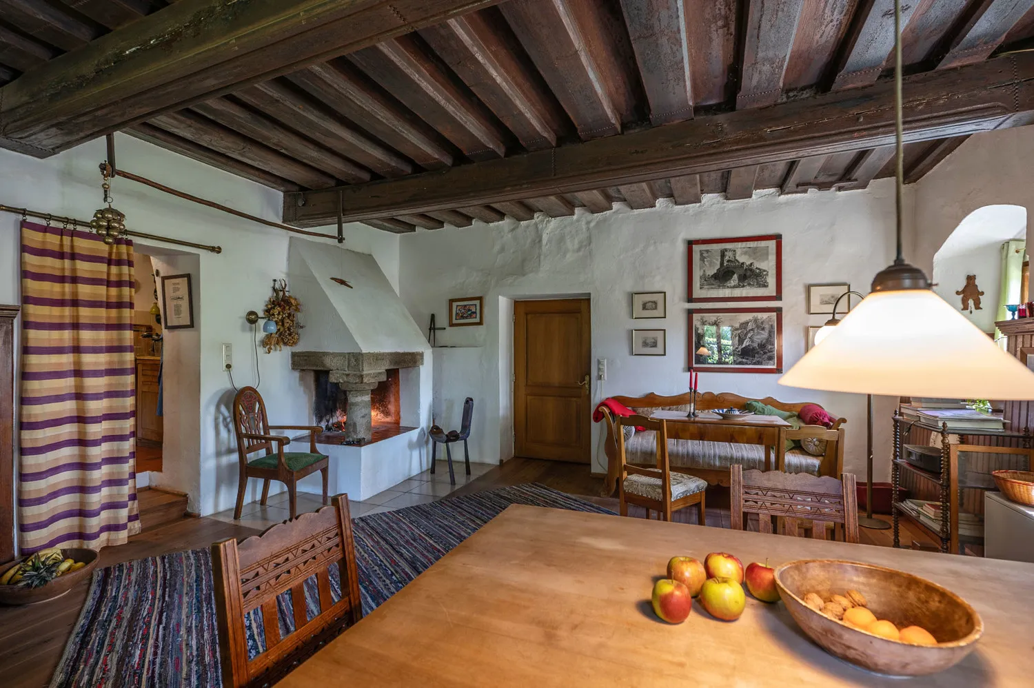 Denkmalgeschütztes Wohnhaus aus dem 18. Jahrhundert, ehemaliges Mühlengebäude in idyllischem Garten