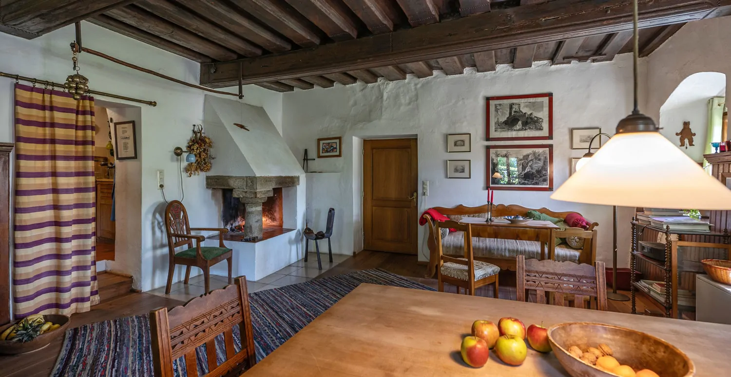 Denkmalgeschütztes Wohnhaus aus dem 18. Jahrhundert, ehemaliges Mühlengebäude in idyllischem Garten