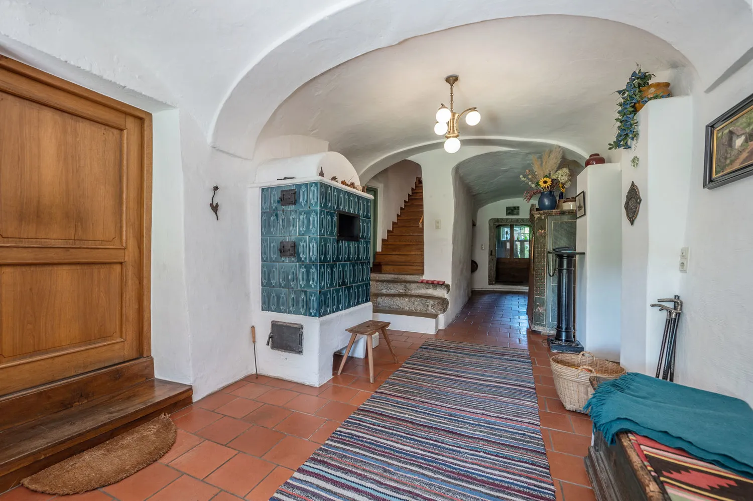 Denkmalgeschütztes Wohnhaus aus dem 18. Jahrhundert, ehemaliges Mühlengebäude in idyllischem Garten