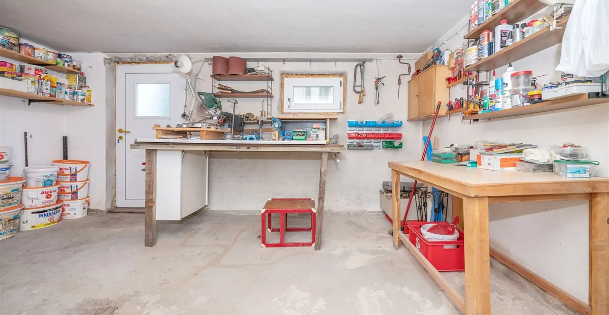 Großzügiges Zweifamilienhaus auf schönem Grundstück mit genügend Platz für Ihre Ideen