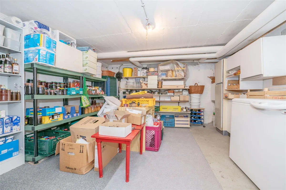 Großzügiges Zweifamilienhaus auf schönem Grundstück mit genügend Platz für Ihre Ideen