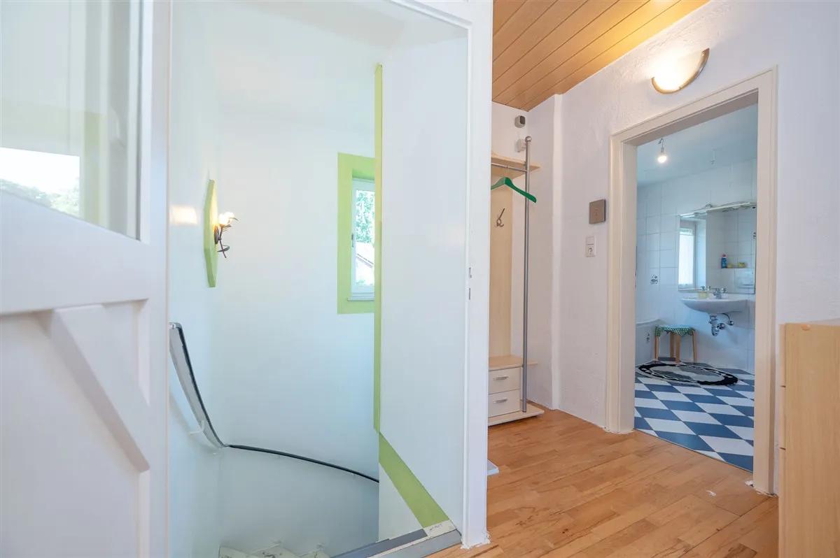 Großzügiges Zweifamilienhaus auf schönem Grundstück mit genügend Platz für Ihre Ideen