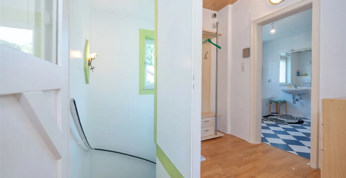 Großzügiges Zweifamilienhaus auf schönem Grundstück mit genügend Platz für Ihre Ideen