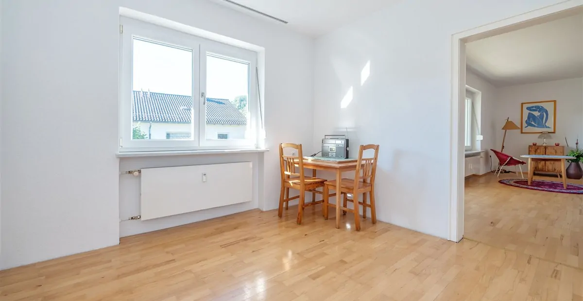 Großzügiges Zweifamilienhaus auf schönem Grundstück mit genügend Platz für Ihre Ideen