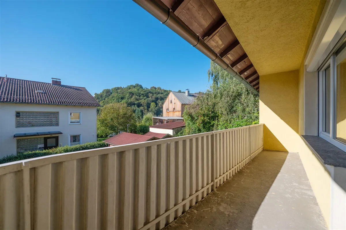 Großzügiges Zweifamilienhaus auf schönem Grundstück mit genügend Platz für Ihre Ideen