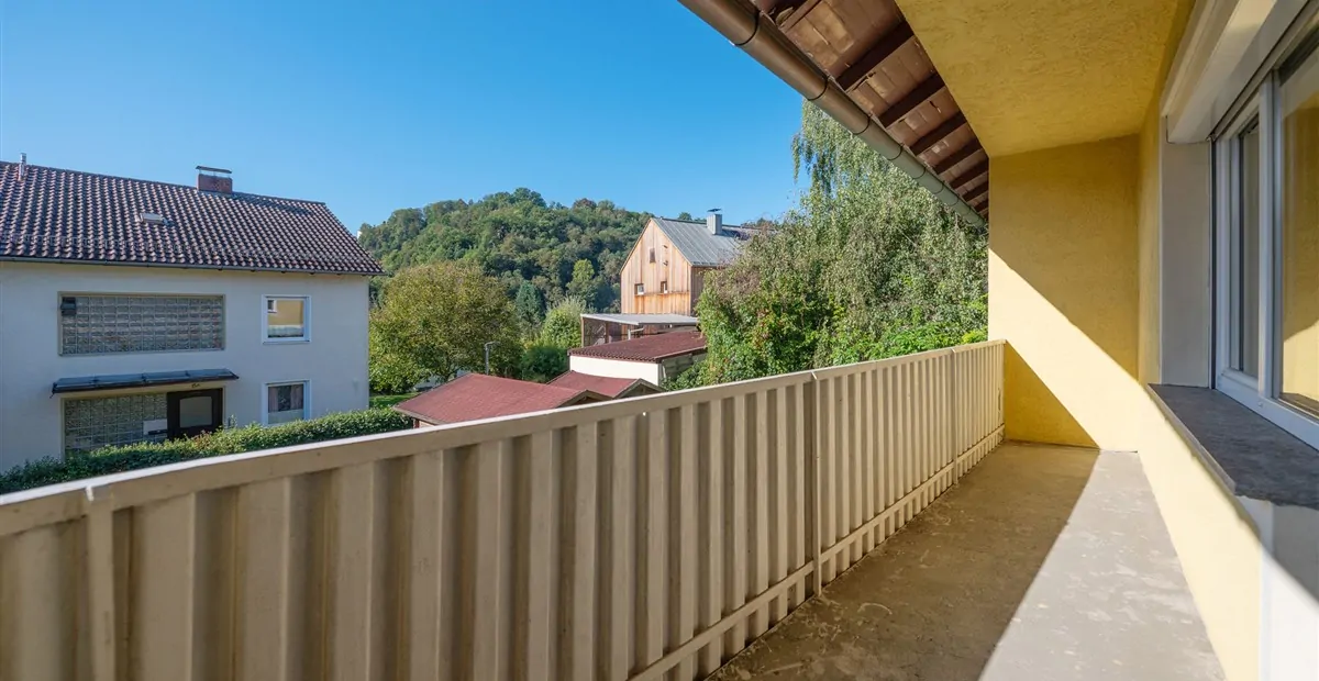 Großzügiges Zweifamilienhaus auf schönem Grundstück mit genügend Platz für Ihre Ideen