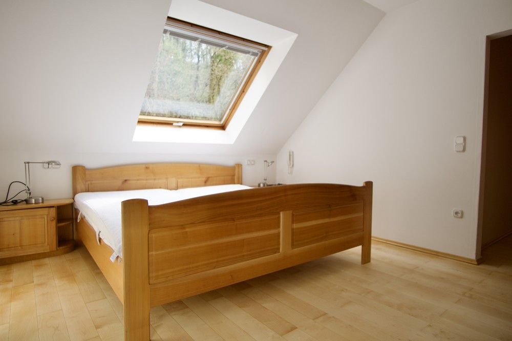 Schlafzimmer 1