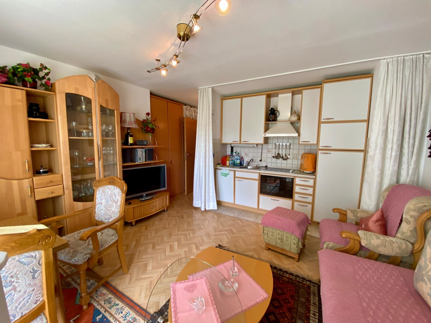Möblierte Zwei-Zimmer-Erdgeschosswohnung