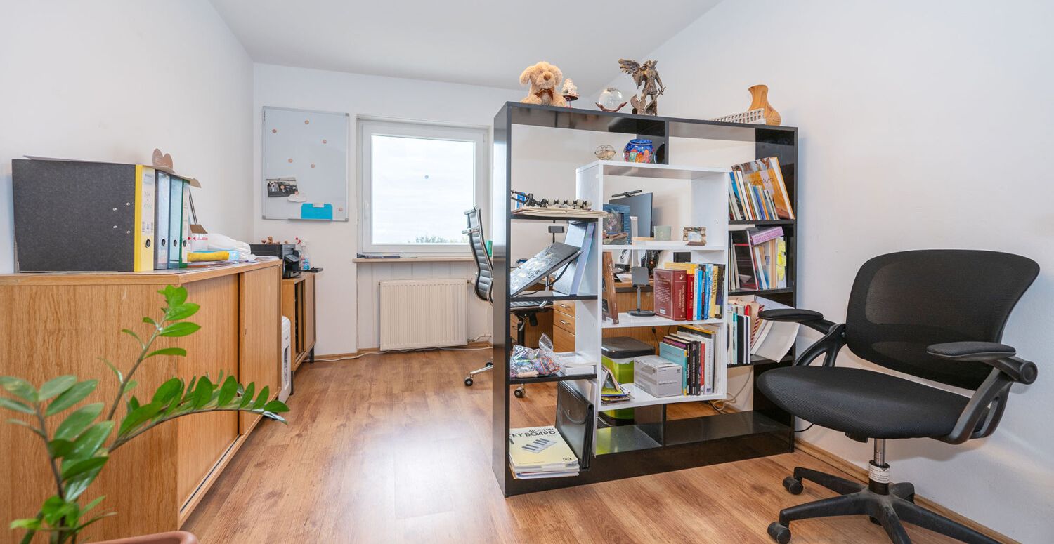 Büro EG