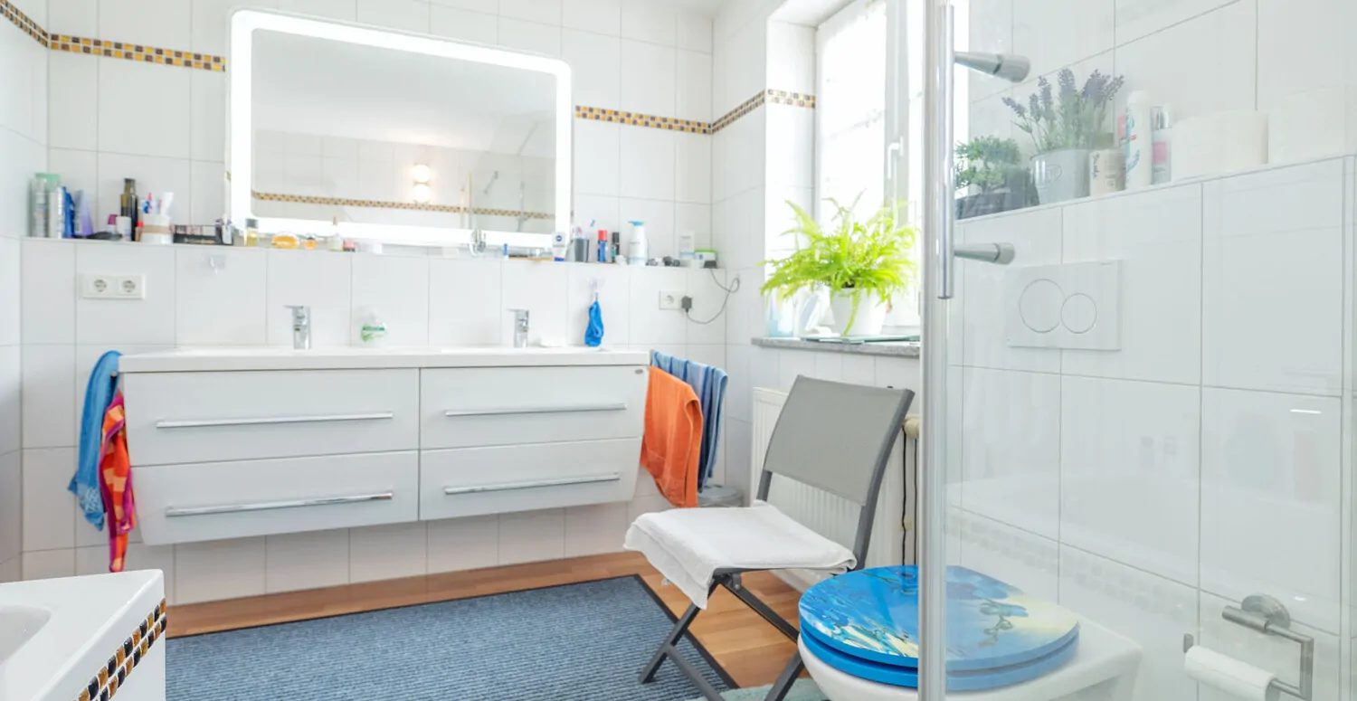 Helle, moderne, ebenerdige 3-Zi.-Whg. mit Südbalkon und Garage