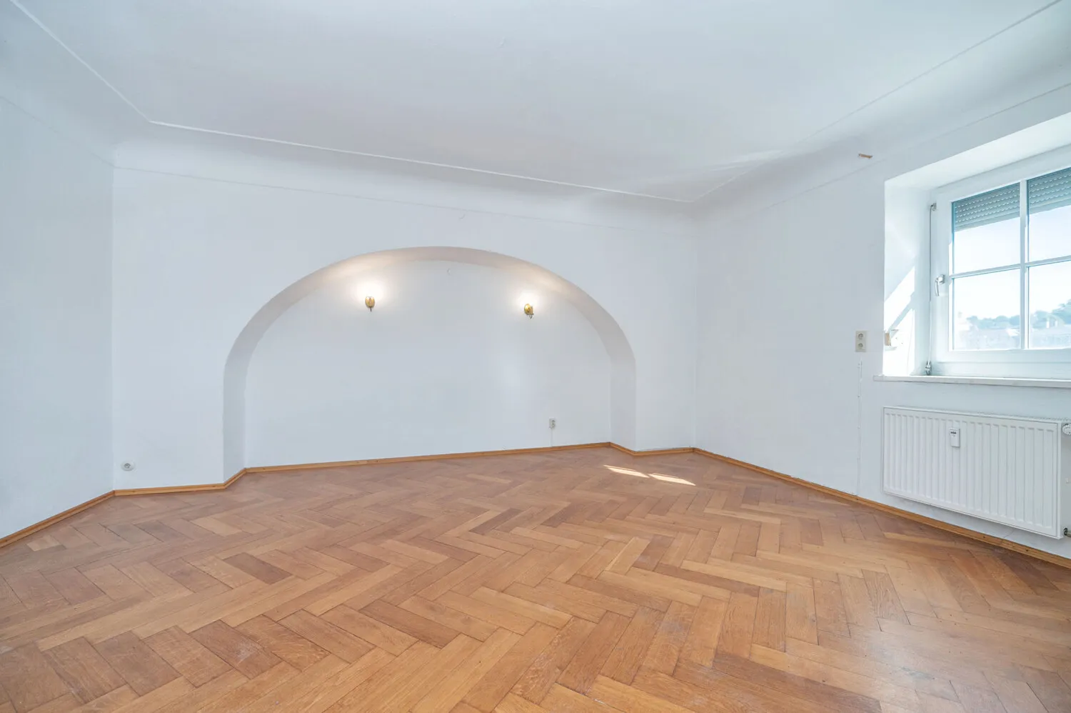3-Zimmer-Altbau-Wohnung mit spektakulärem Felsengarten