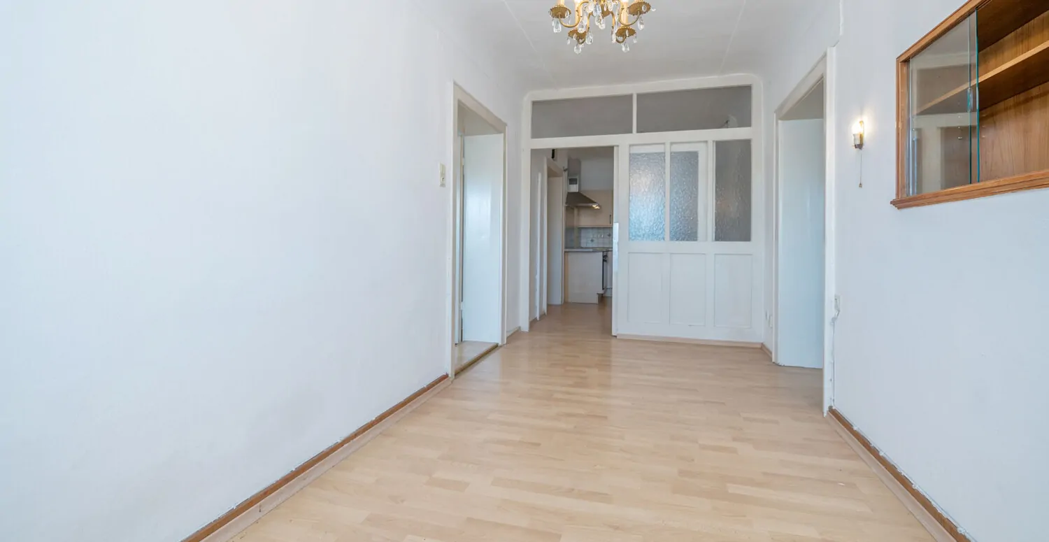 Denkmalgeschützter Altbau: 3-Zimmer-Wohnung mit spektakulärem Felsengarten