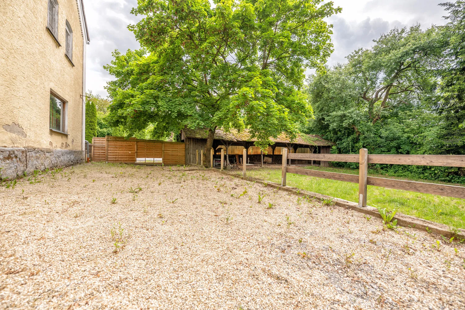 Listed building complex - Large, mature property - Let your ideas run wild