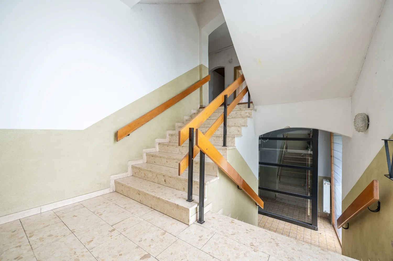 Listed building complex - Large, mature property - Let your ideas run wild