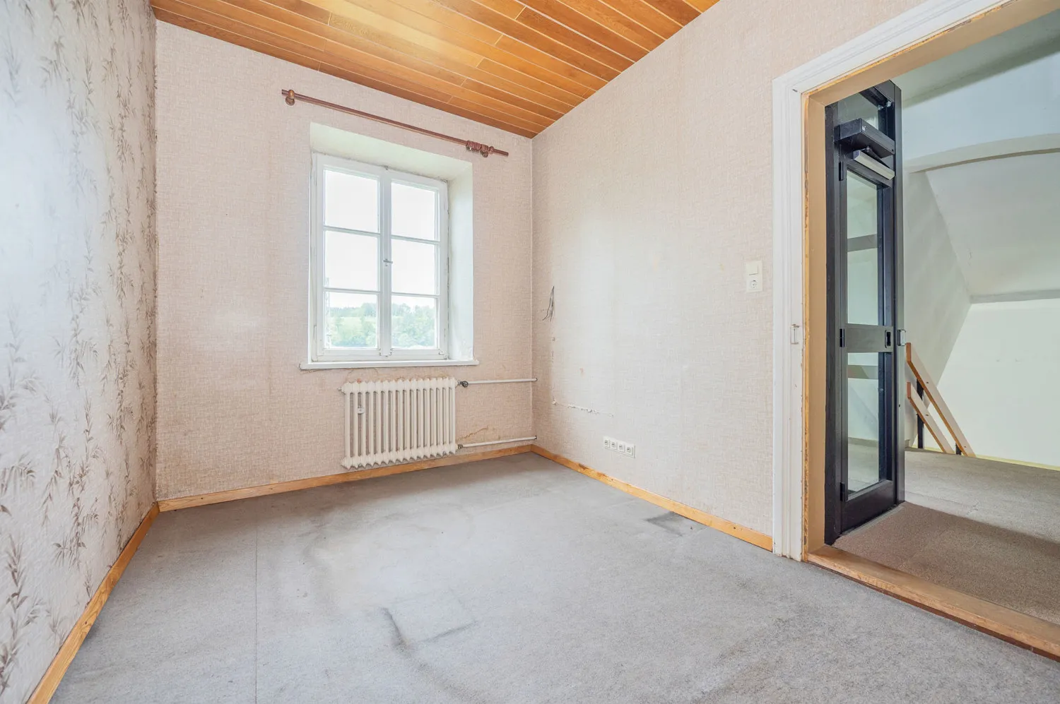 Listed building complex - Large, mature property - Let your ideas run wild