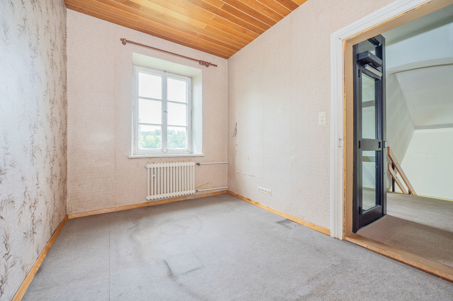 Gebäude-Ensemble-Denkmalschutz
Großes eingewachsenes Grundstück- 
Lassen Sie Ihren Ideen freien Lauf