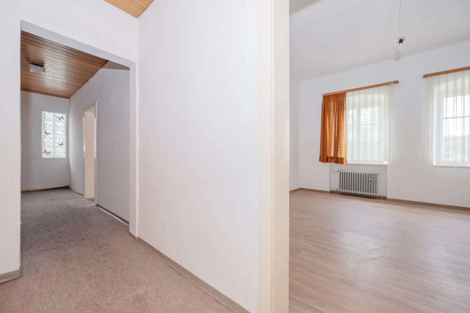 Listed building complex - Large, mature property - Let your ideas run wild