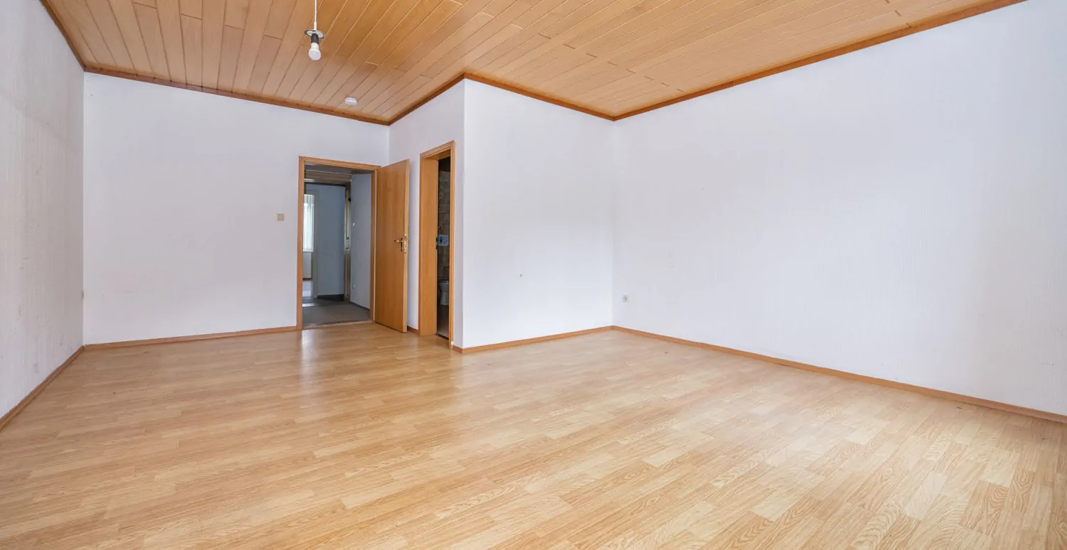 Gebäude-Ensemble-Denkmalschutz
Großes eingewachsenes Grundstück- 
Lassen Sie Ihren Ideen freien Lauf