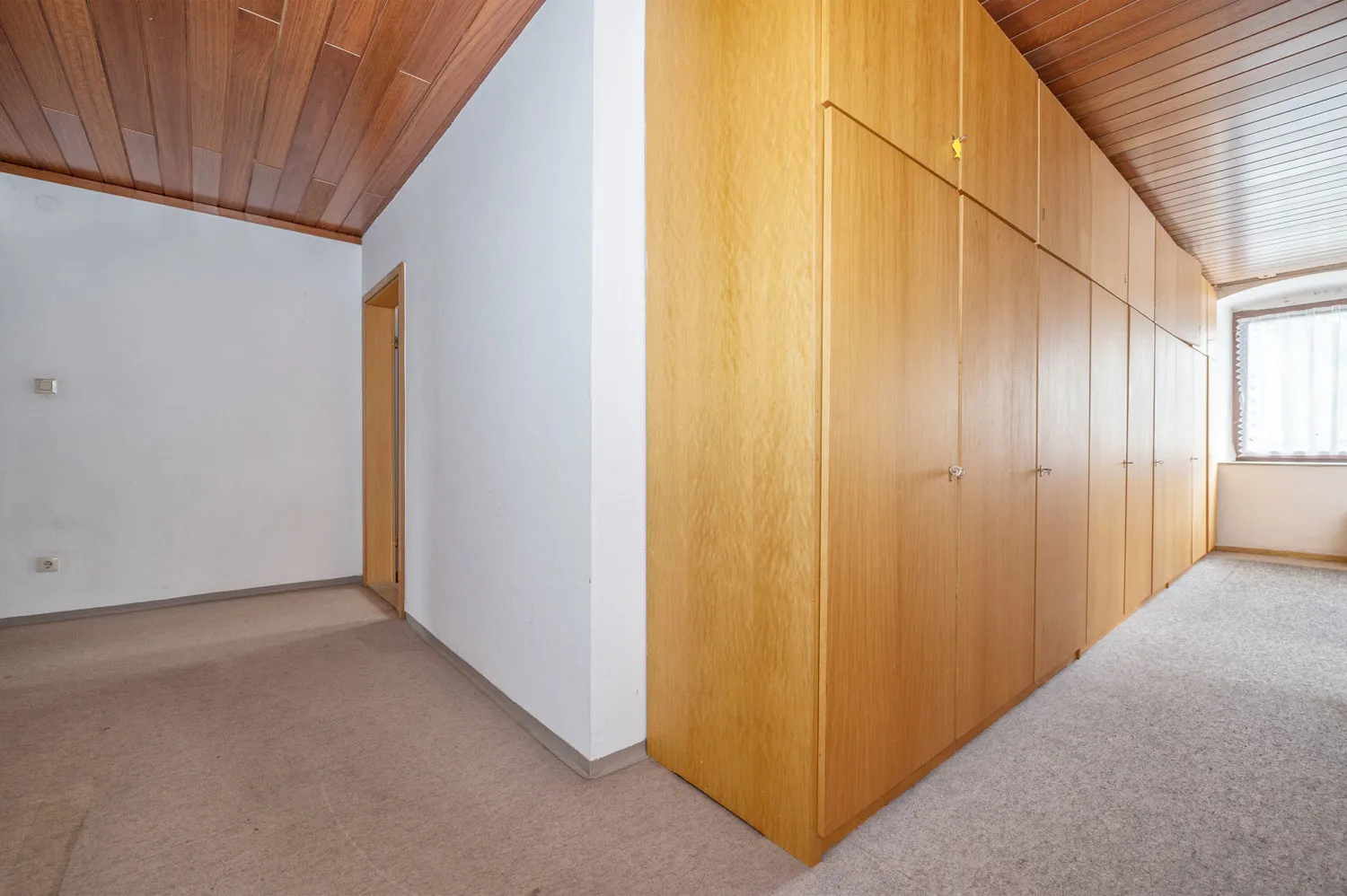 Listed building complex - Large, mature property - Let your ideas run wild