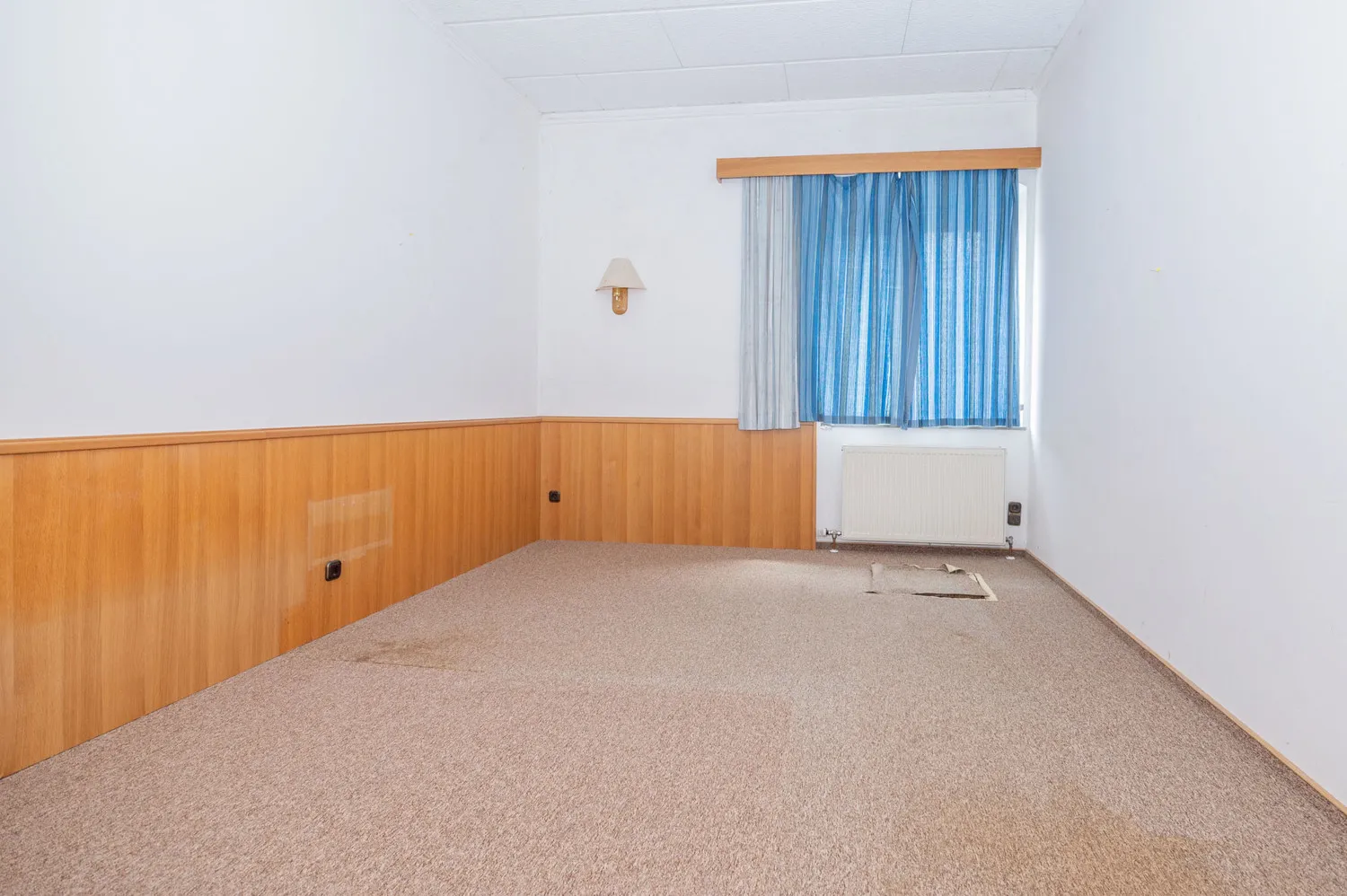 Listed building complex - Large, mature property - Let your ideas run wild