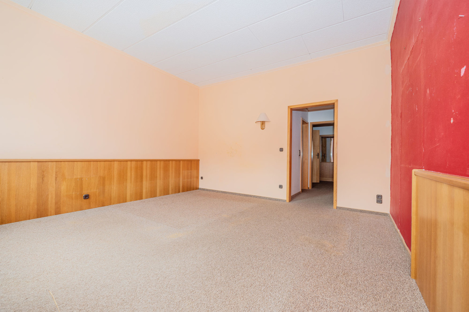 Gebäude-Ensemble-Denkmalschutz
Großes eingewachsenes Grundstück- 
Lassen Sie Ihren Ideen freien Lauf