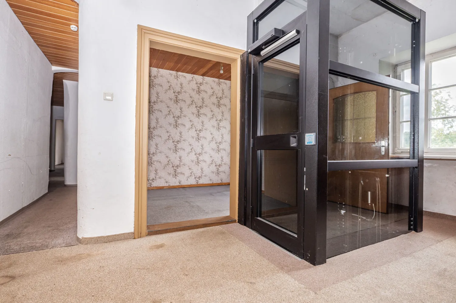 Listed building complex - Large, mature property - Let your ideas run wild