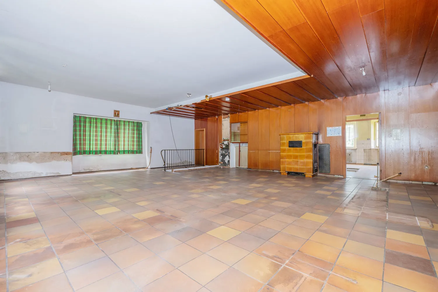 Listed building complex - Large, mature property - Let your ideas run wild