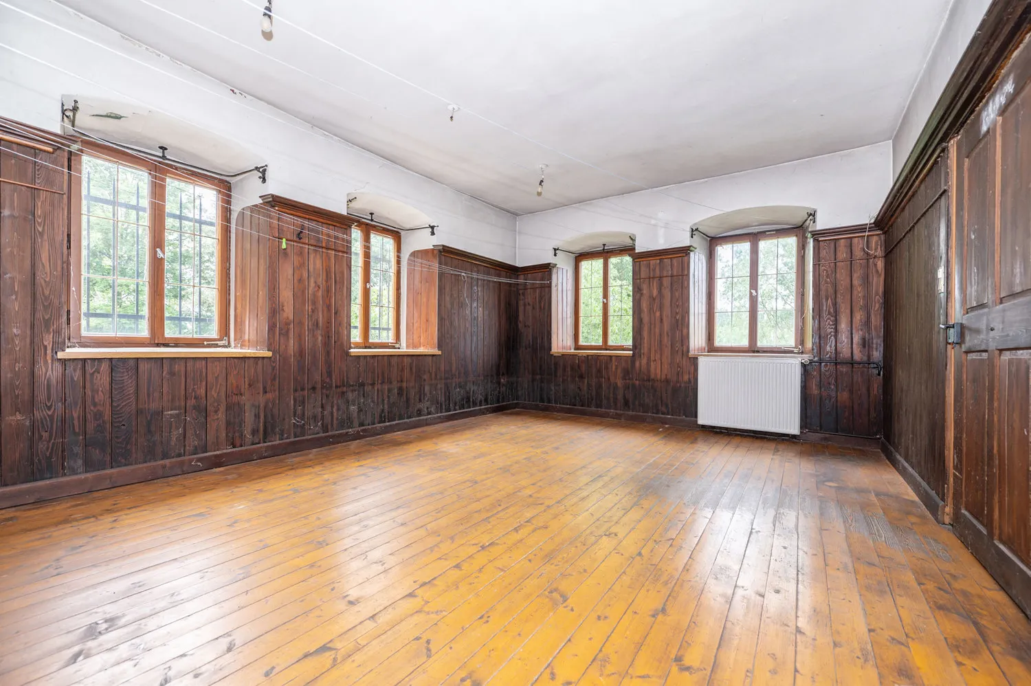 Listed building complex - Large, mature property - Let your ideas run wild