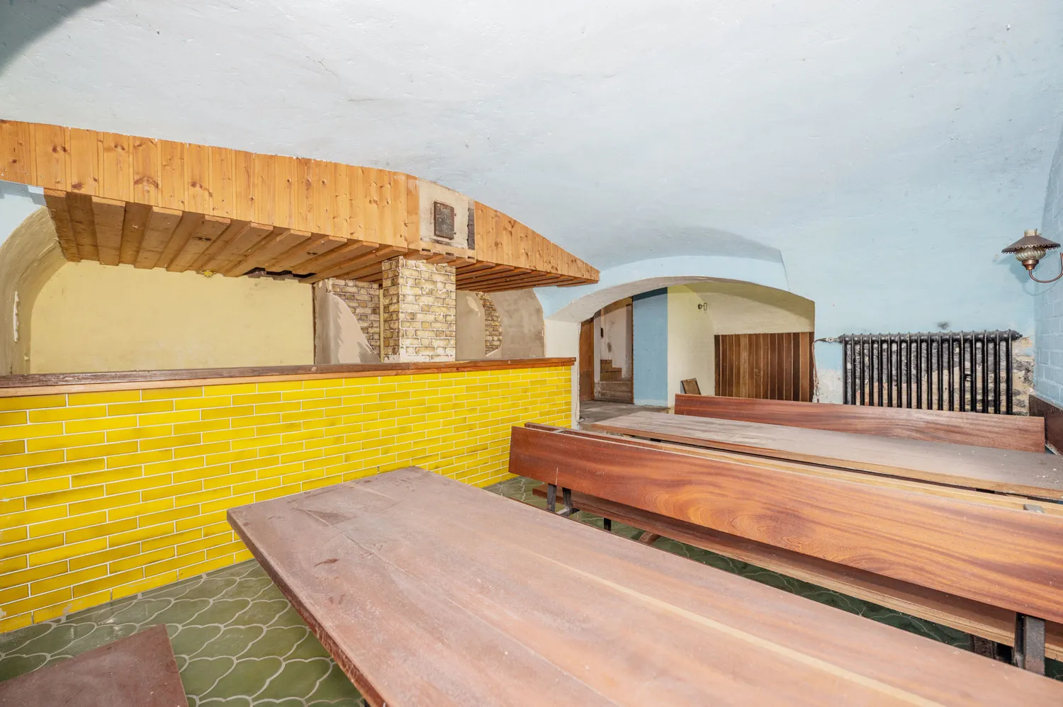 Listed building complex - Large, mature property - Let your ideas run wild