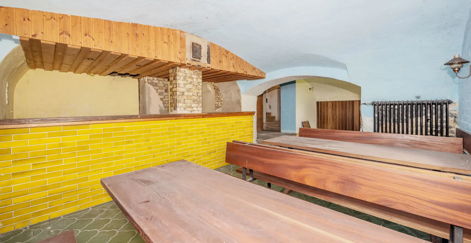 Gebäude-Ensemble-Denkmalschutz
Großes eingewachsenes Grundstück- 
Lassen Sie Ihren Ideen freien Lauf