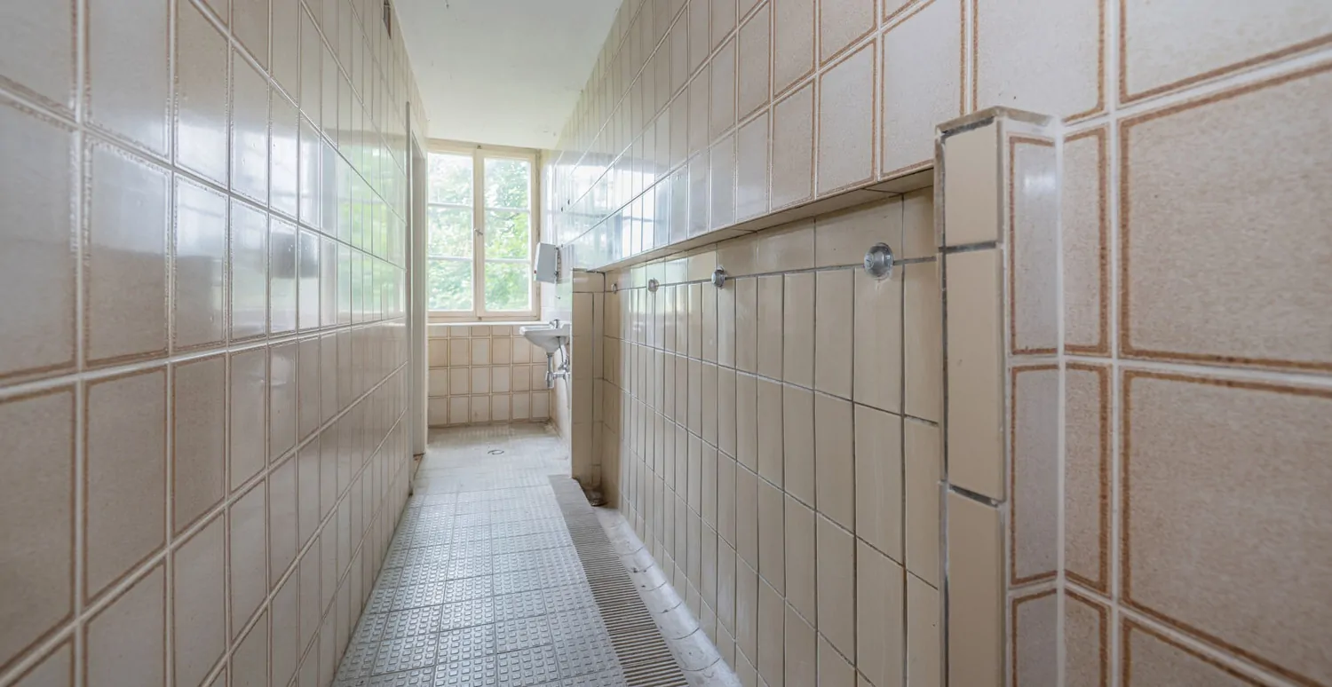 Gebäude-Ensemble-Denkmalschutz
Großes eingewachsenes Grundstück- 
Lassen Sie Ihren Ideen freien Lauf