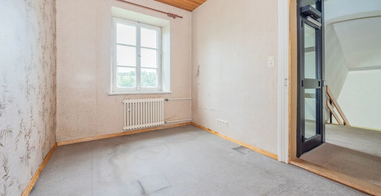 Gebäude-Ensemble-Denkmalschutz
Großes eingewachsenes Grundstück- 
Lassen Sie Ihren Ideen freien Lauf