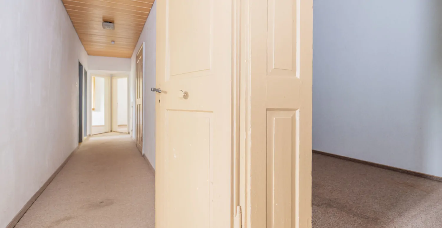 Gebäude-Ensemble-Denkmalschutz
Großes eingewachsenes Grundstück- 
Lassen Sie Ihren Ideen freien Lauf