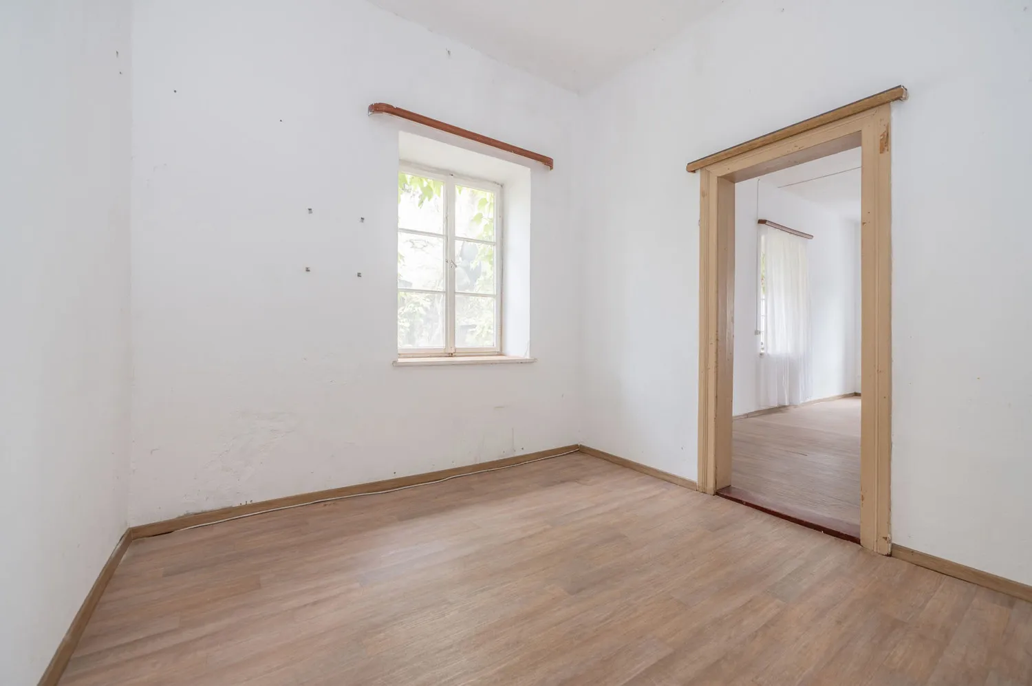 Listed building complex - Large, mature property - Let your ideas run wild