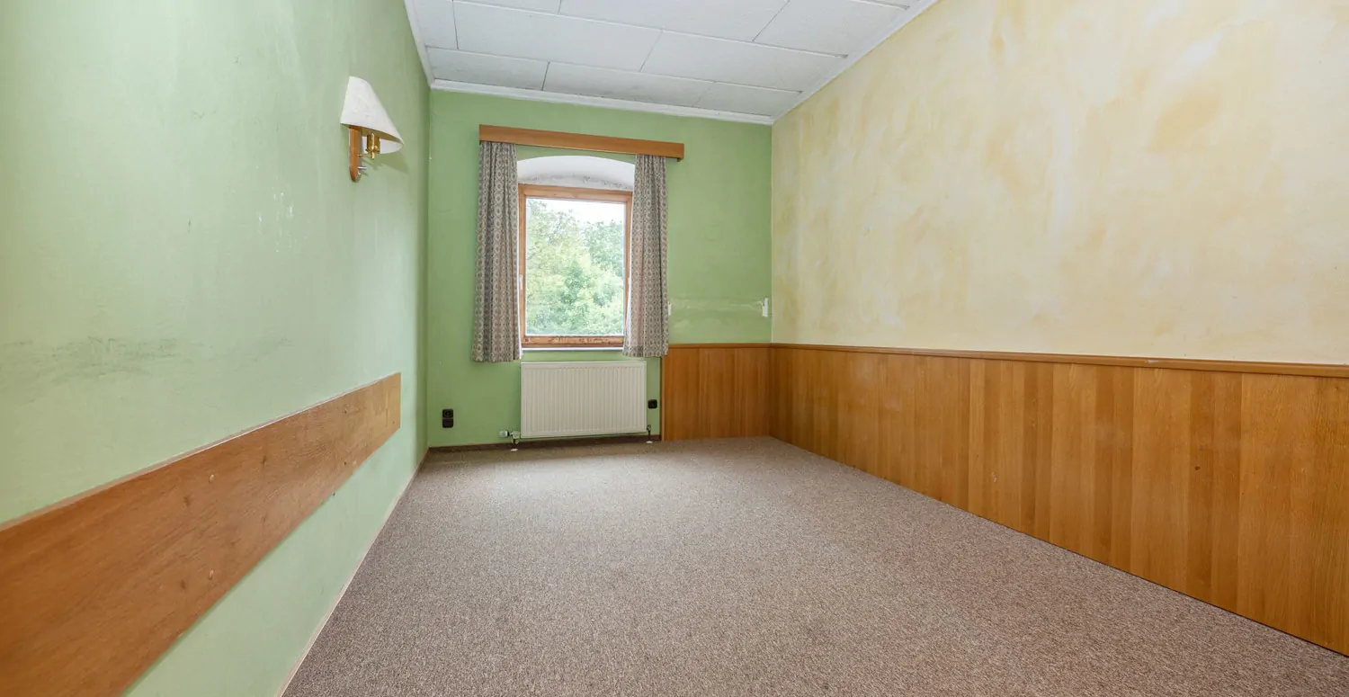 Gebäude-Ensemble-Denkmalschutz
Großes eingewachsenes Grundstück- 
Lassen Sie Ihren Ideen freien Lauf