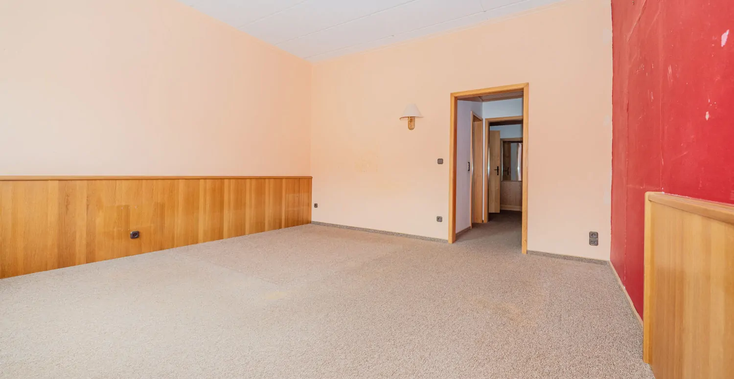 Gebäude-Ensemble-Denkmalschutz
Großes eingewachsenes Grundstück- 
Lassen Sie Ihren Ideen freien Lauf