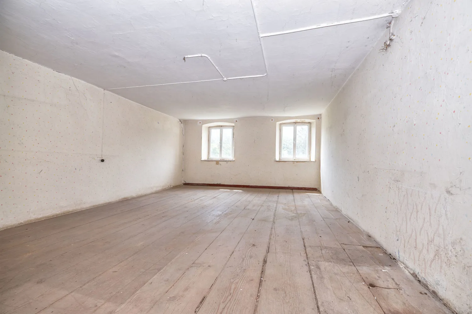 Listed building complex - Large, mature property - Let your ideas run wild