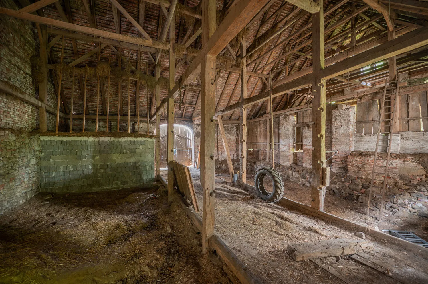 Listed building complex - Large, mature property - Let your ideas run wild