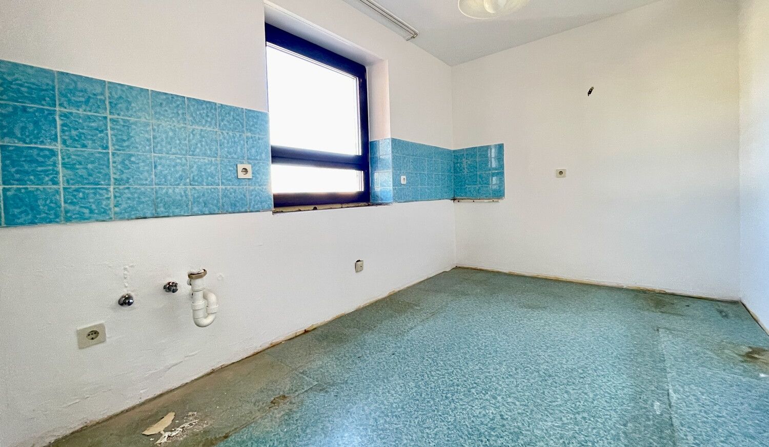 Schöne 3 Zi.-Whg. mit TG-Stellplatz und West-Loggia