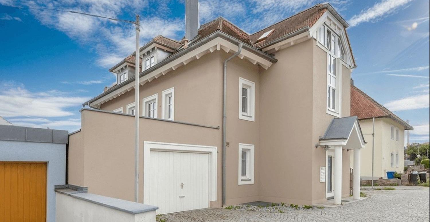 Attraktive 4 Zi.-Gartenwohnung mit Einbauküche und Stellplatz