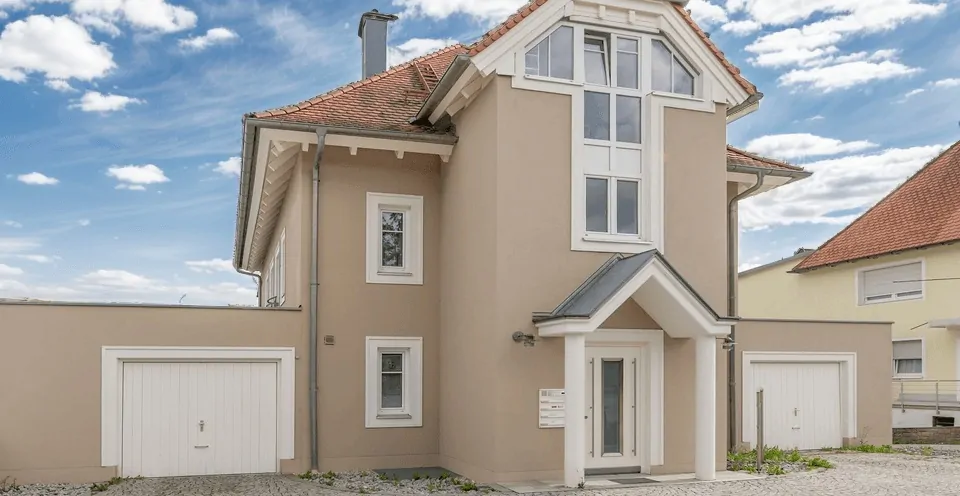 Attraktive 4 Zi.-Gartenwohnung mit Einbauküche und Stellplatz