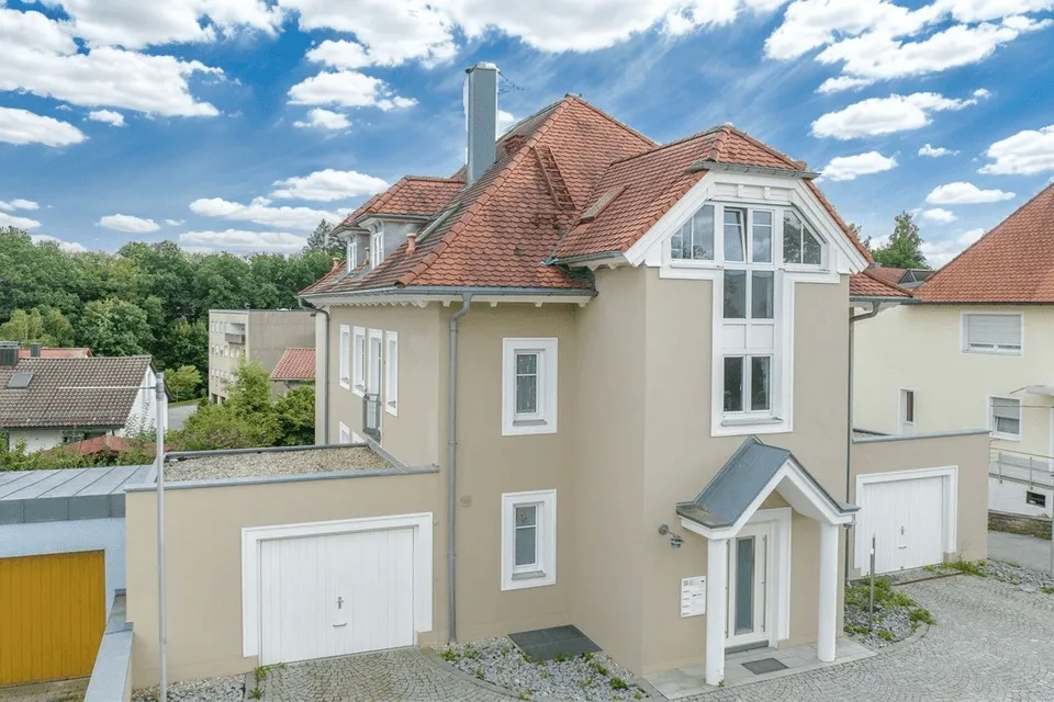 Charmant appartement de 4 pièces avec jardin, cuisine équipée et place de parking