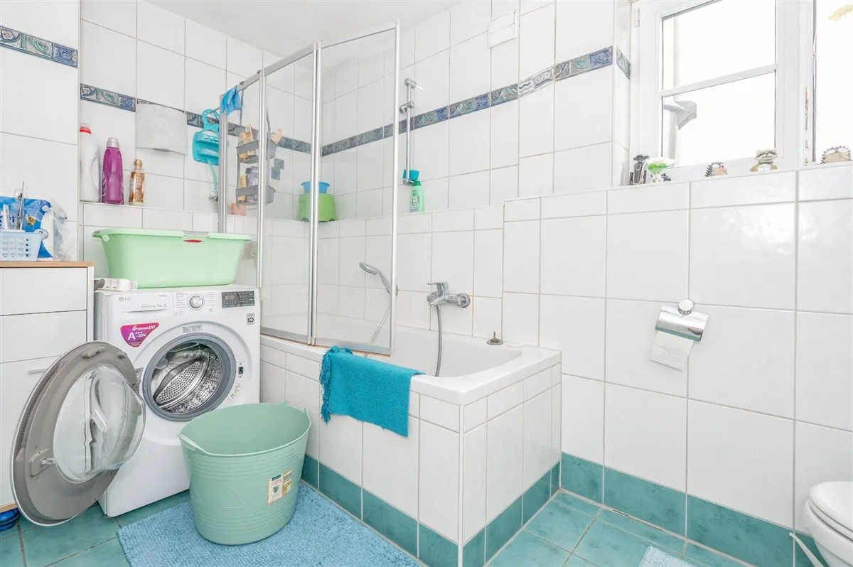 Charmant appartement de 4 pièces avec jardin, cuisine équipée et place de parking