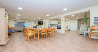 von_poll_real_estate_property_26345002_image_8