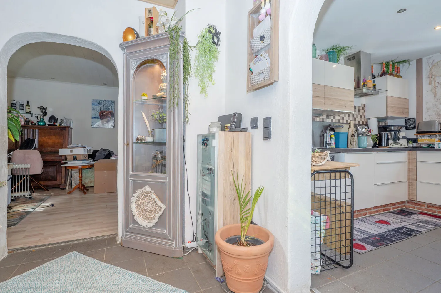 Einfamilienhaus mit Garten und Doppelgarage